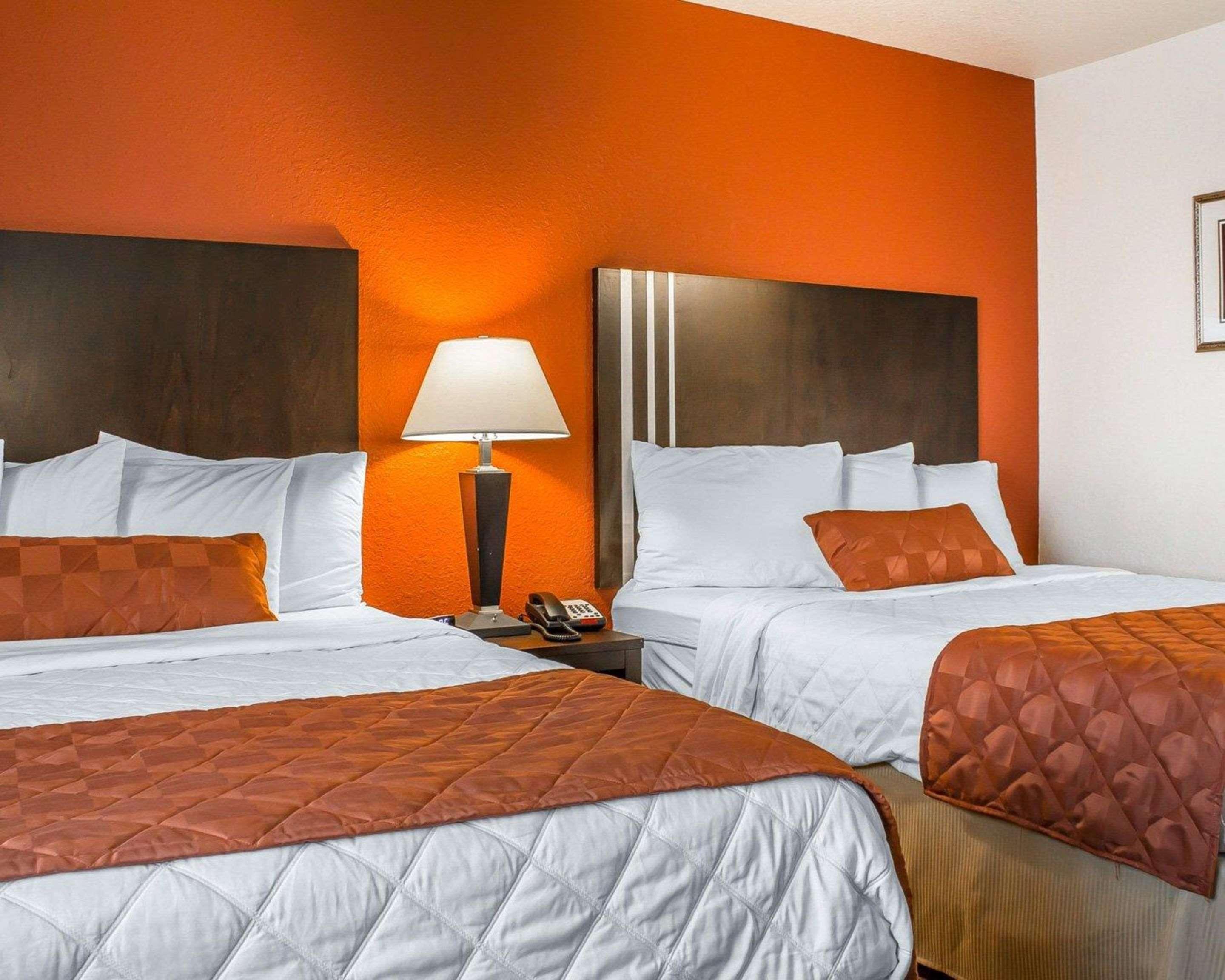 Rodeway Inn & Suites Near Okoboji Lake Milford Eksteriør bilde
