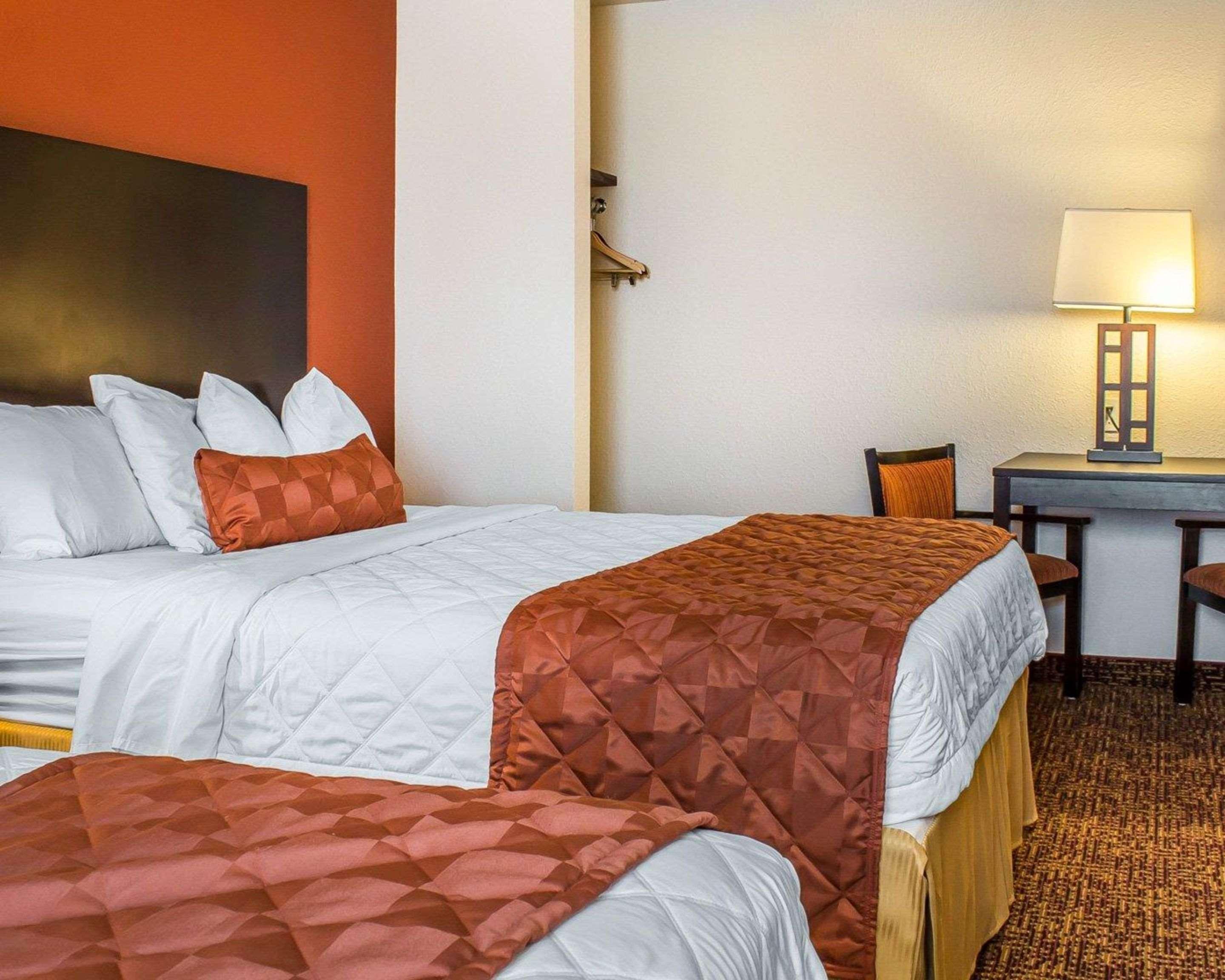 Rodeway Inn & Suites Near Okoboji Lake Milford Eksteriør bilde