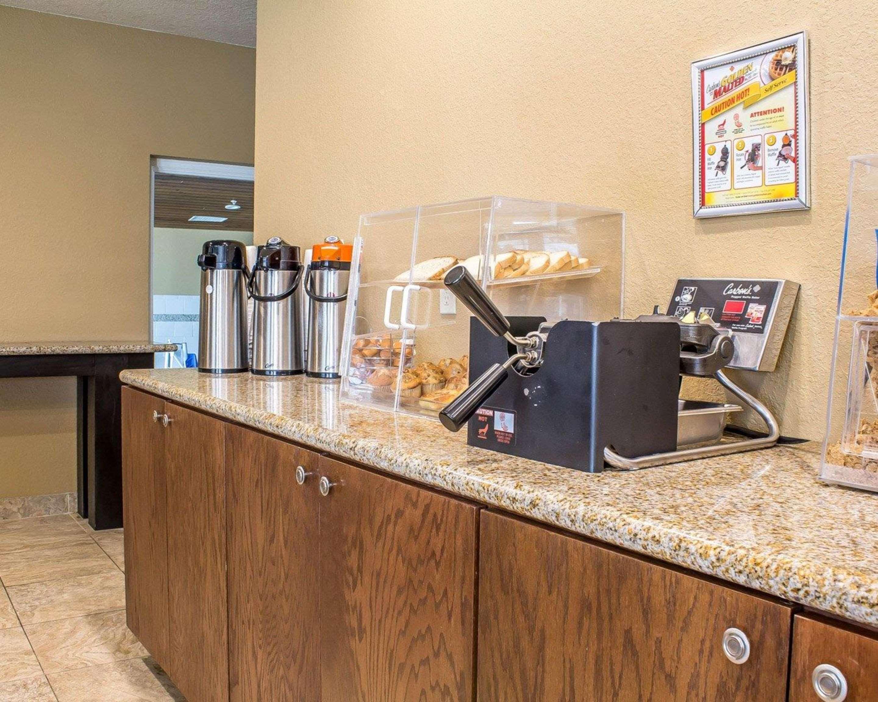 Rodeway Inn & Suites Near Okoboji Lake Milford Eksteriør bilde