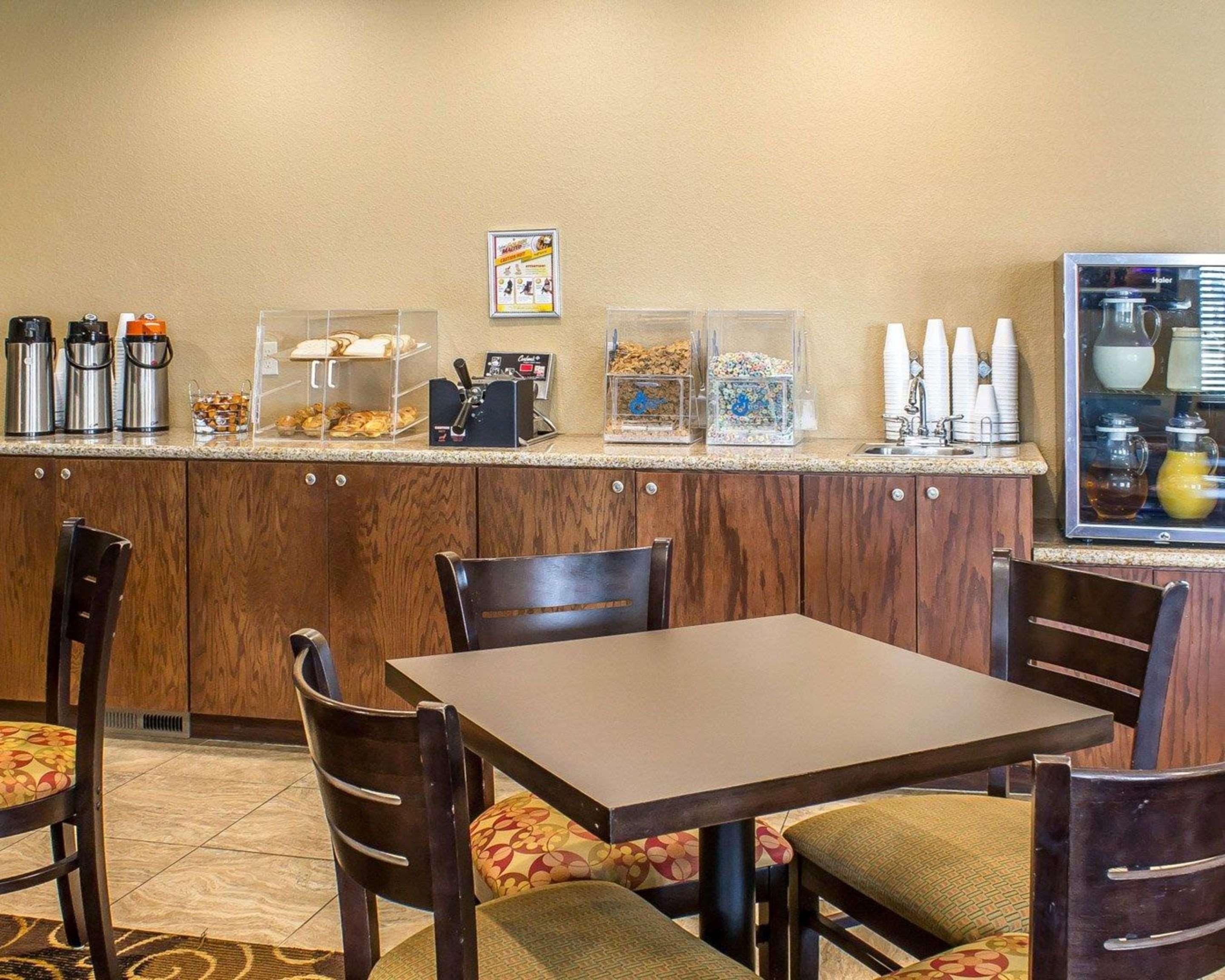 Rodeway Inn & Suites Near Okoboji Lake Milford Eksteriør bilde