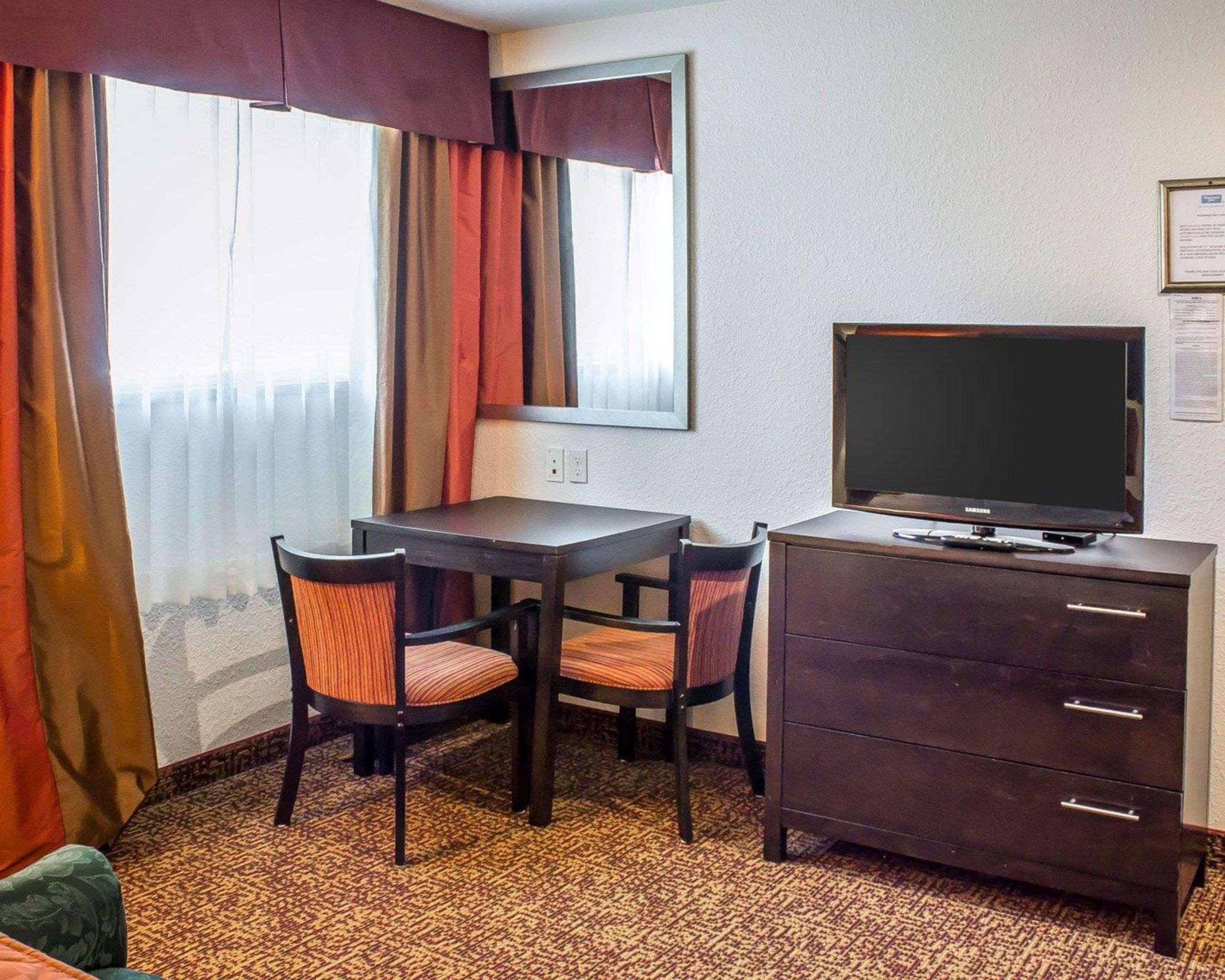 Rodeway Inn & Suites Near Okoboji Lake Milford Eksteriør bilde