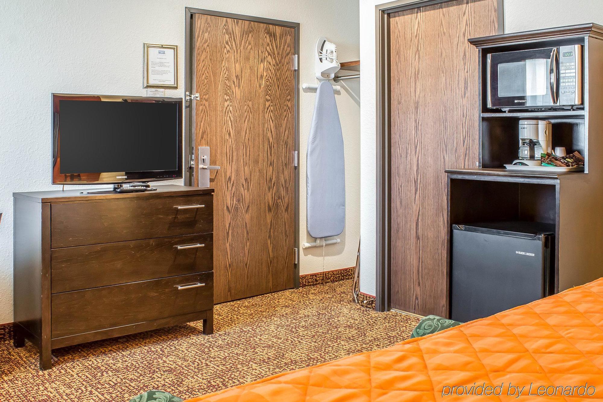 Rodeway Inn & Suites Near Okoboji Lake Milford Eksteriør bilde