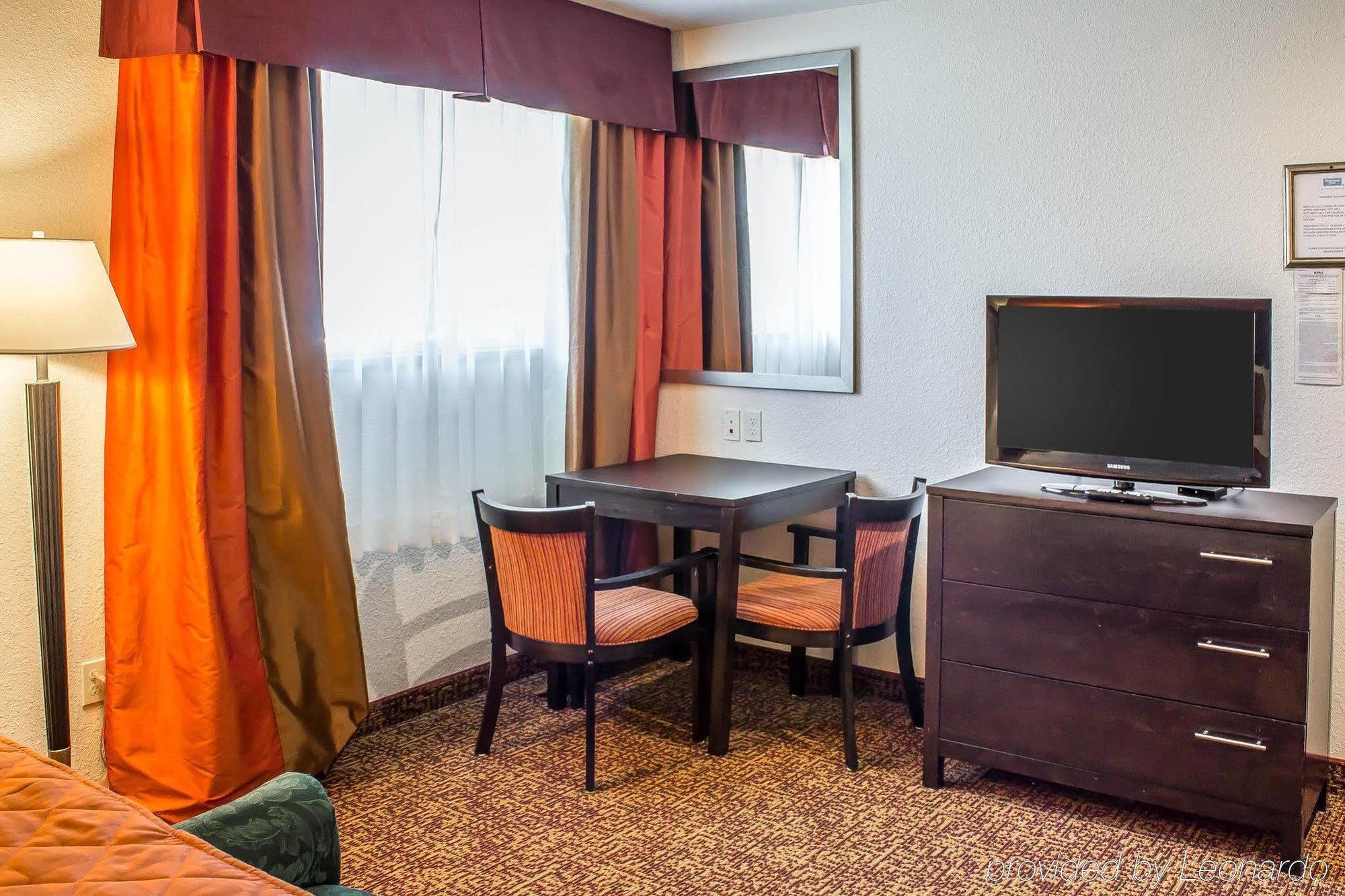 Rodeway Inn & Suites Near Okoboji Lake Milford Eksteriør bilde